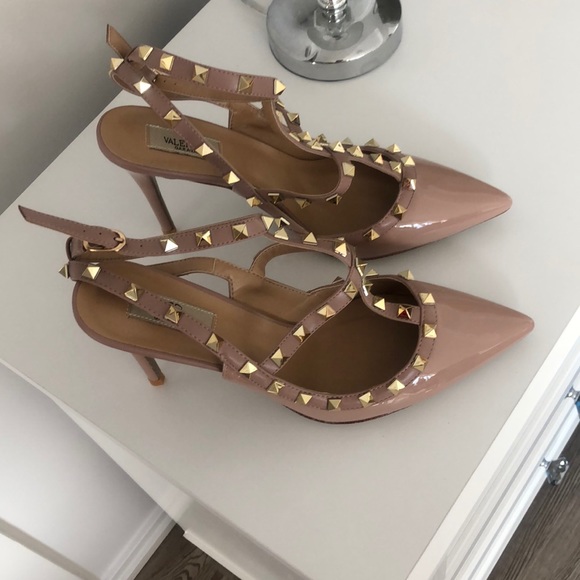 Shoes - NWOT Nude Patent Tonal Rock Stud Heels, 9.5